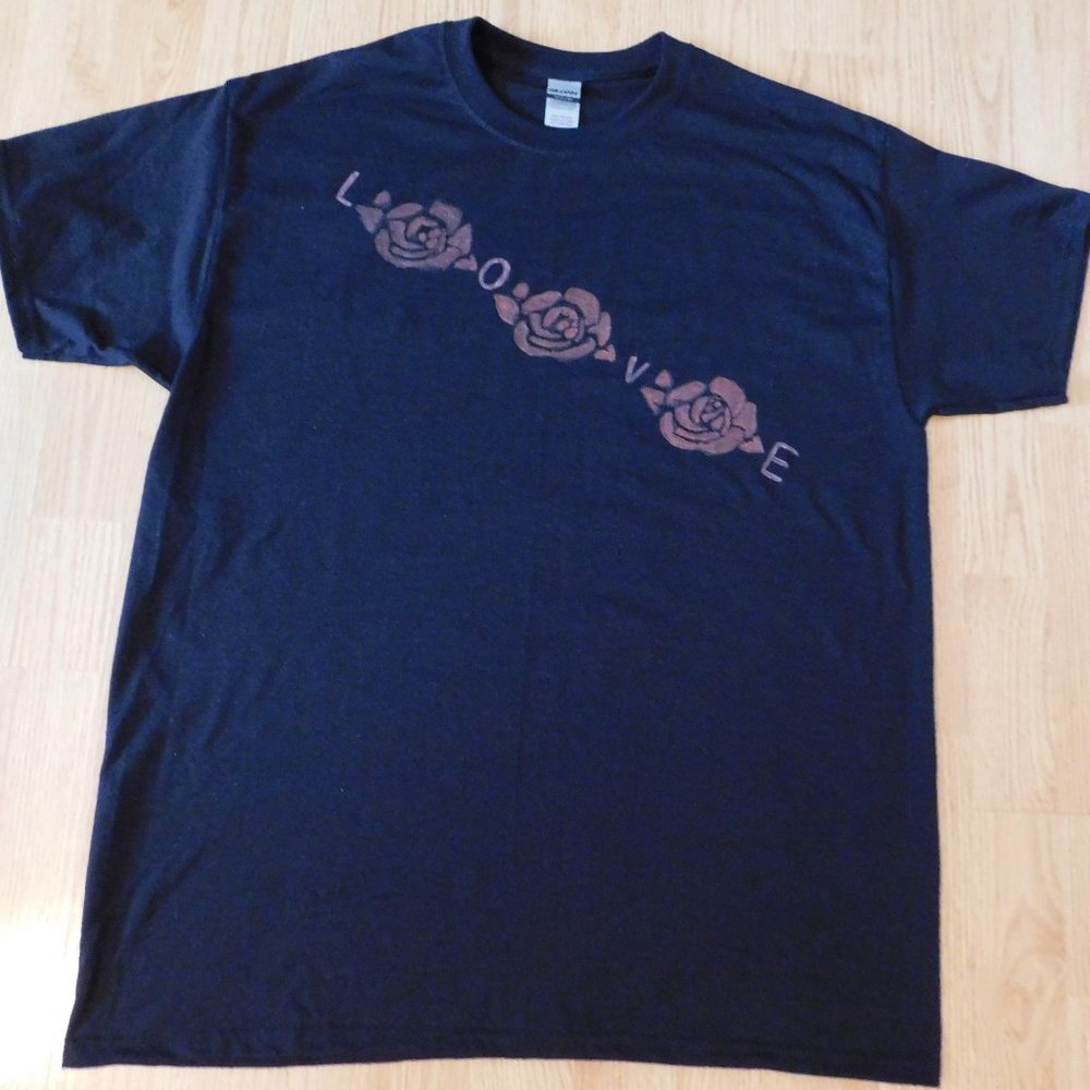 T-Shirt - L - LOVE  ROSES - Black - New